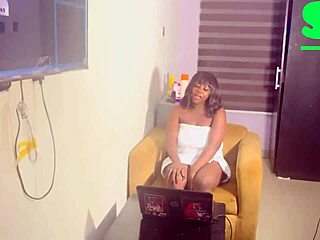 belladicckk fingers her big ebony ass on cam for you now