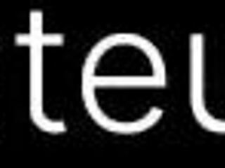 amateur lesbians dive into oral pleasures in virtual reality