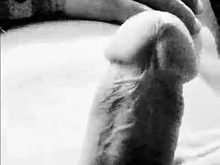 Bisexual Versatil Bolas Explores Intense Group Passions And Desires