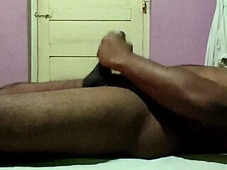 Brunette amateur's huge ass solo handjob in underwear