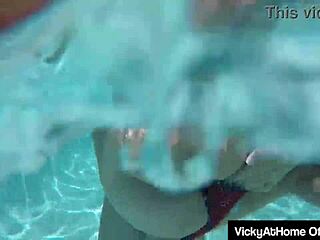 Bikini Cougars Vicky Vette Rachel Storm Scissor Wet Pool