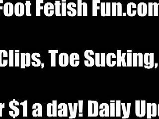 i love when you sniff my sweaty feet and dirty sandals bitch