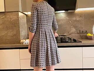 Real Wife Cheats: Fucks Boss Hard While Hubby Cooks Russian Amateur