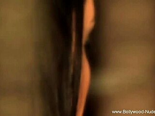 Indian dancer teases nude in erotic brunette seduction