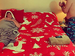 granny carmen claus sucks cock in classic christmas cosplay